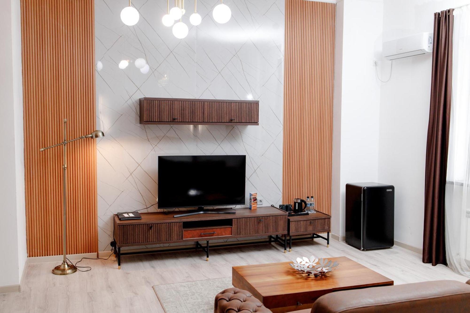 ホテル Infinity Plaza Block 1 Atyraū エクステリア 写真